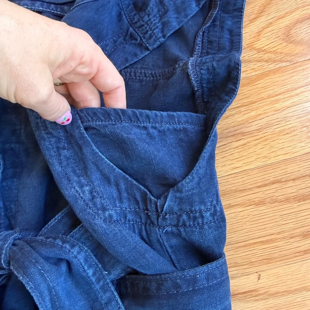 Chambray denim Sleeveless Tie-Waist Top - Picture 2 of 5